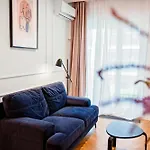 Royal Patronus Mennica - Business District Apartman *