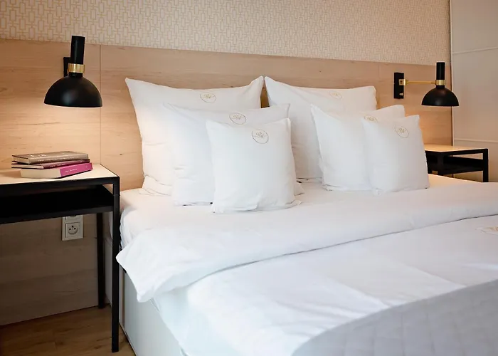 Royal Patronus Mennica - Business District