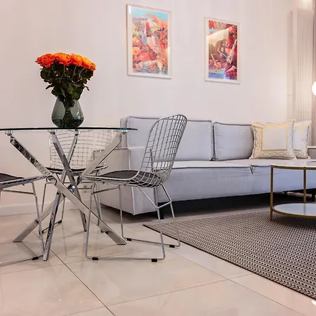 Appartement Royal Patronus Mennica - Business District *