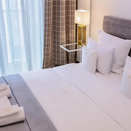 Royal Patronus Mennica - Business District * Varsovie