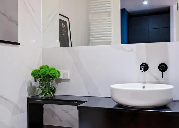 Royal Patronus Mennica - Business District Varsavia