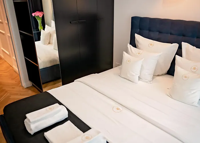 Apartman Royal Patronus Mennica - Business District Varsó